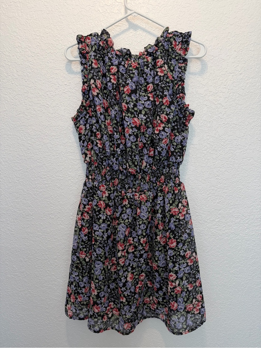 Studio West Black Floral Ruffle Neck Sleeveless Dress